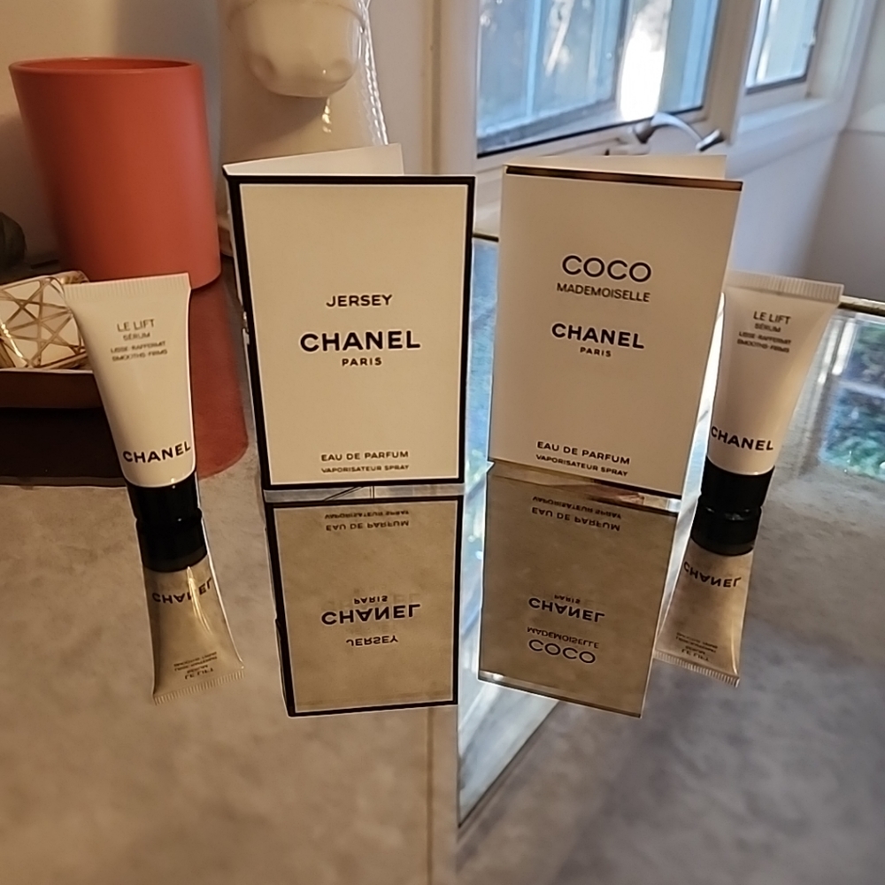 Chanel Sample Lot Jersey Coco Perfume Le Lift Serum NIB Neiman's